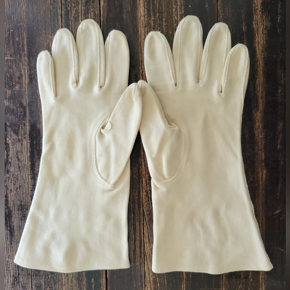 vintage 1940s cream embroidered gloves
